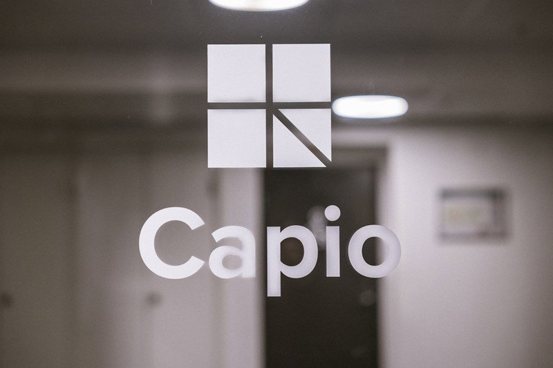 Capio-Logo an einer Tür